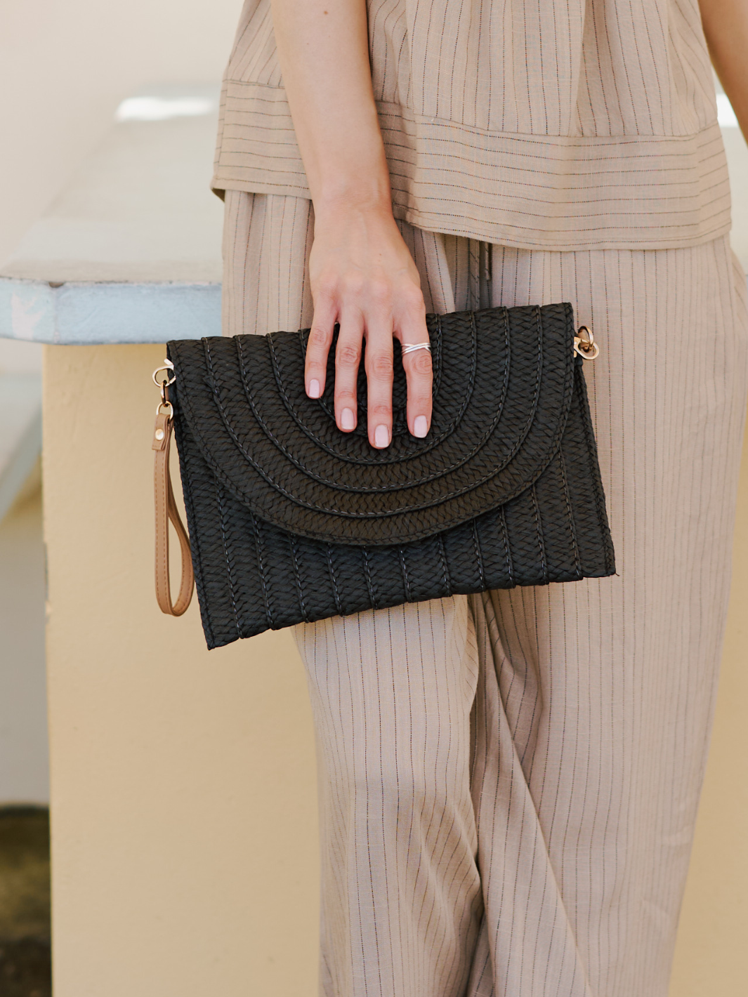 MALIBU WOVEN CLUTCH