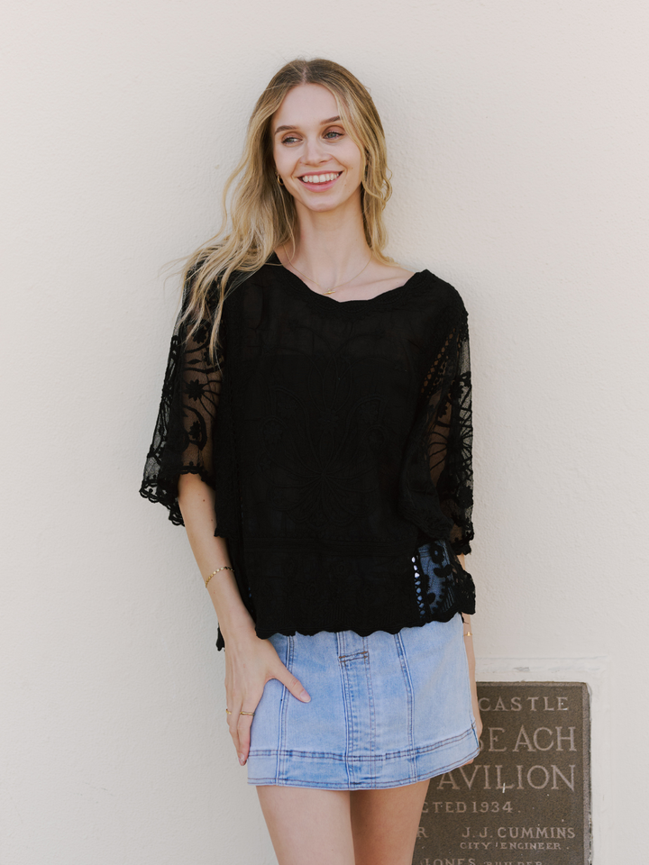 MARIA LACE TOP