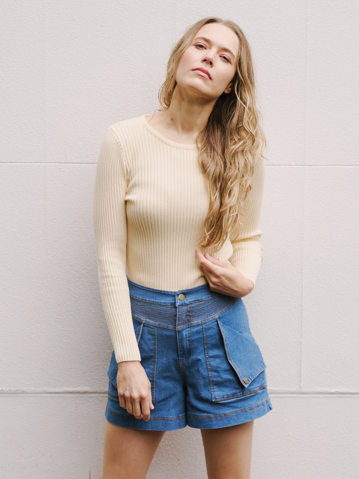 JULIA SHORT